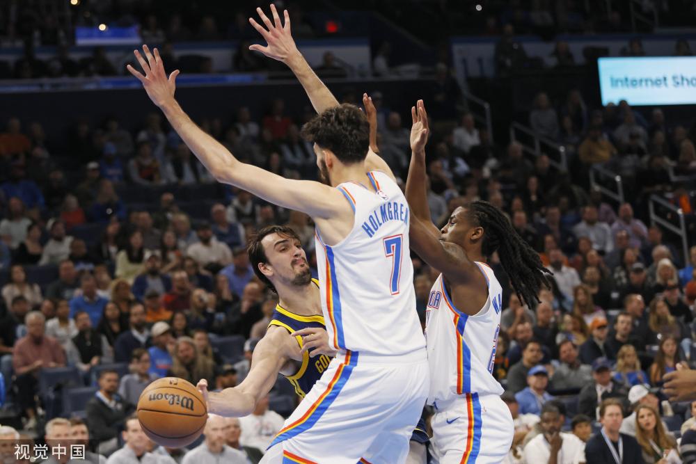 球比赛中并 球比赛中并